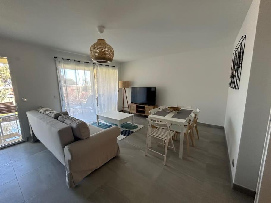 Prestige View 103 Apartment Eze Bagian luar foto