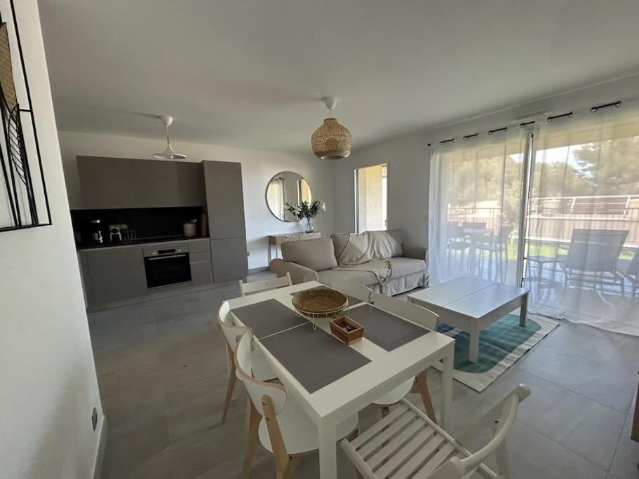Prestige View 103 Apartment Eze Bagian luar foto